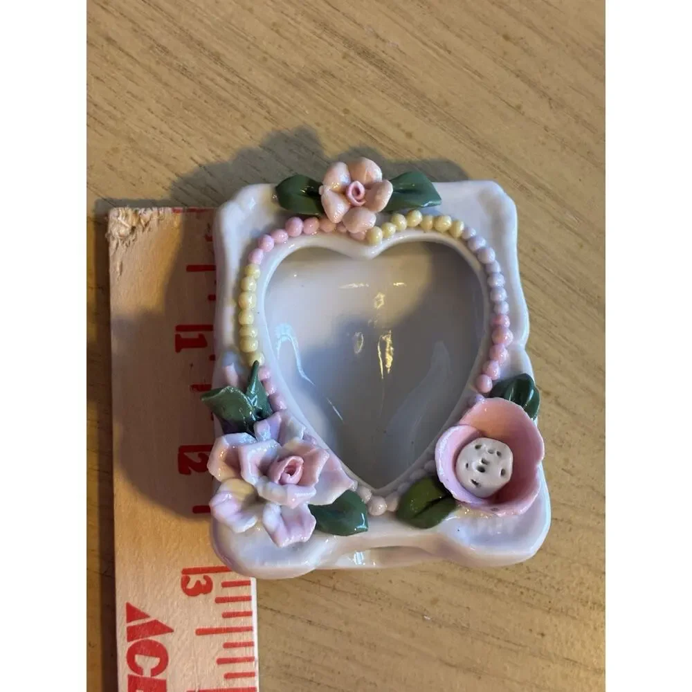VTG 80s 3D Photo Frame Pink Roses Heart Victorian Porcelain Standing Cottage